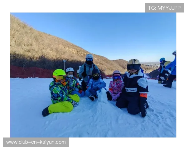 冰雪运动学院开展少儿滑雪教学的师资轮训与教学规范化,滑雪课程 冰雪运动学院开展少儿滑雪教学的师资轮训与教学规范化,滑雪课程