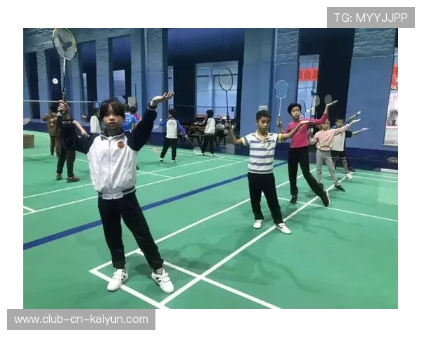 羽毛球训练基地推出冬季保暖与防护指南保障训练安全,羽毛球冬令营活动策划方案 羽毛球训练基地推出冬季保暖与防护指南保障训练安全,羽毛球冬令营活动策划方案